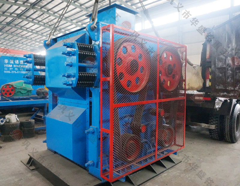 长石 四辊破碎机试机现场 开云网页版登录入口重工