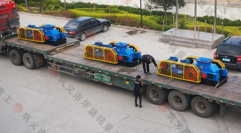 3台中型开云（中国大陆）发货现场